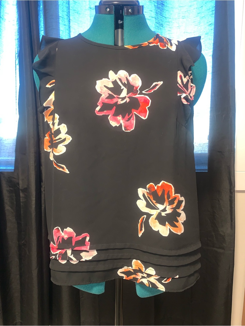 Reitmans Black Floral Ruffle-Trim Blouse